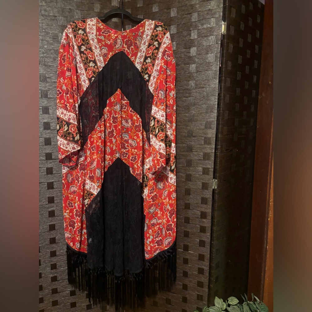 Xhilaration Floral Print & Lace Fringed Kimono L